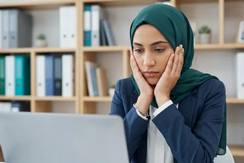 Cara Menghilangkan Rasa Malas Menurut Islam: Akar Penyebab dan 8 Solusinya