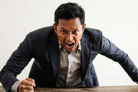 Cara Mengendalikan Emosi di Tempat Kerja Menurut Islam