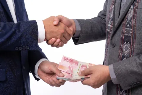 Hukum Menerima Gratifikasi dari Klien Menurut Islam