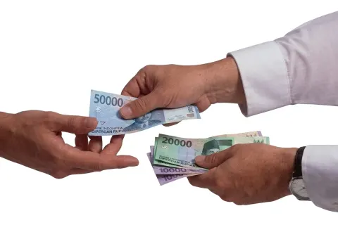 Cara Ikhlas Saat Rekan Kerja Tidak Kunjung Bayar Utang Menurut Islam